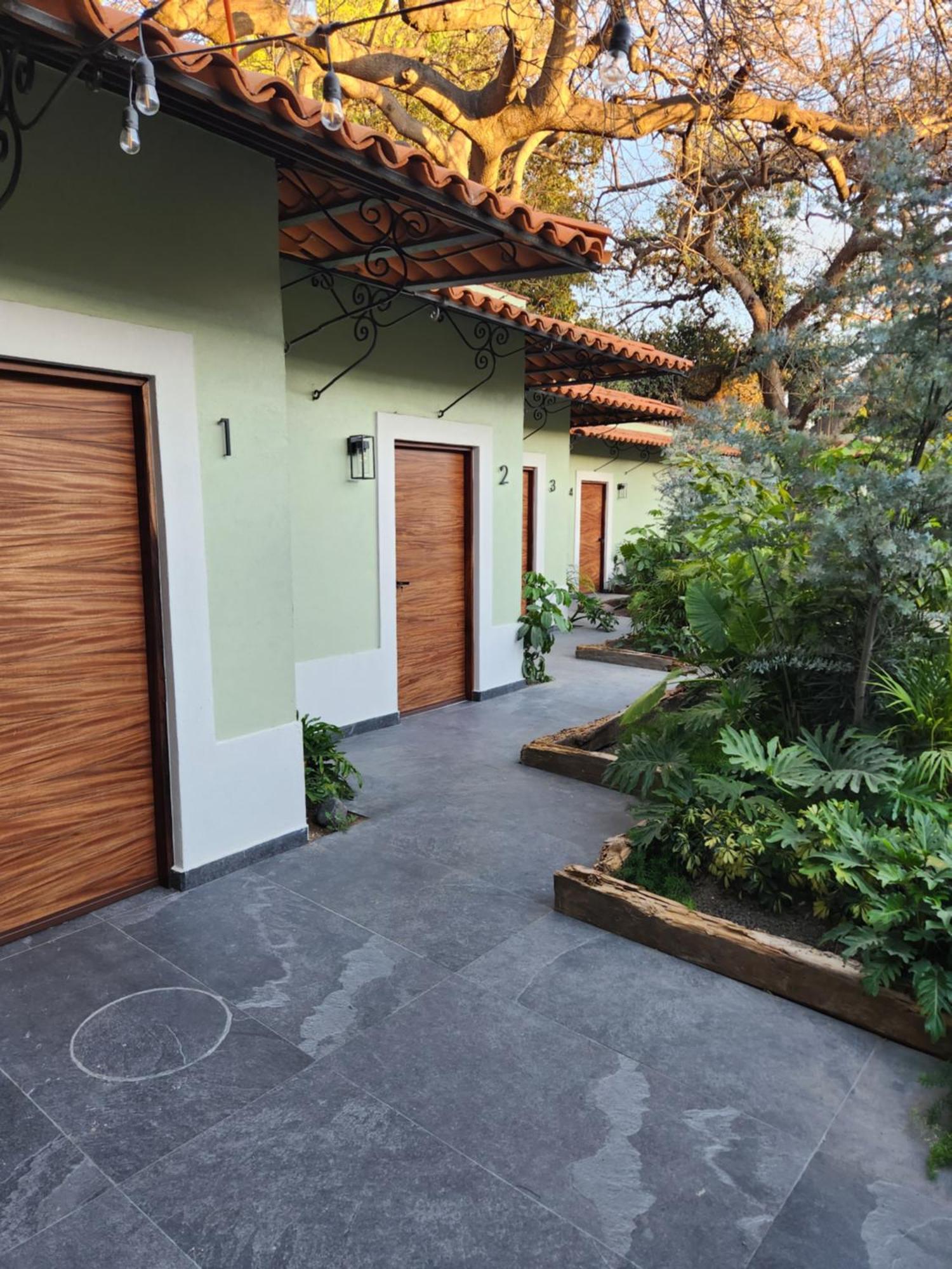 Hotel Boutique Villa Escondida, A Pasos De Lo Mejor En Tlaquepaque Екстер'єр фото