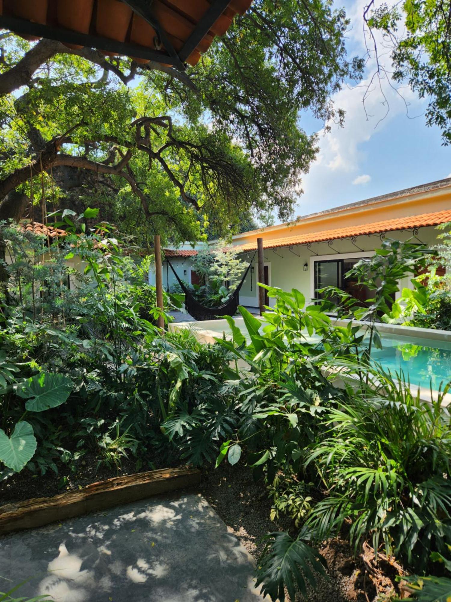 Hotel Boutique Villa Escondida, A Pasos De Lo Mejor En Tlaquepaque Екстер'єр фото