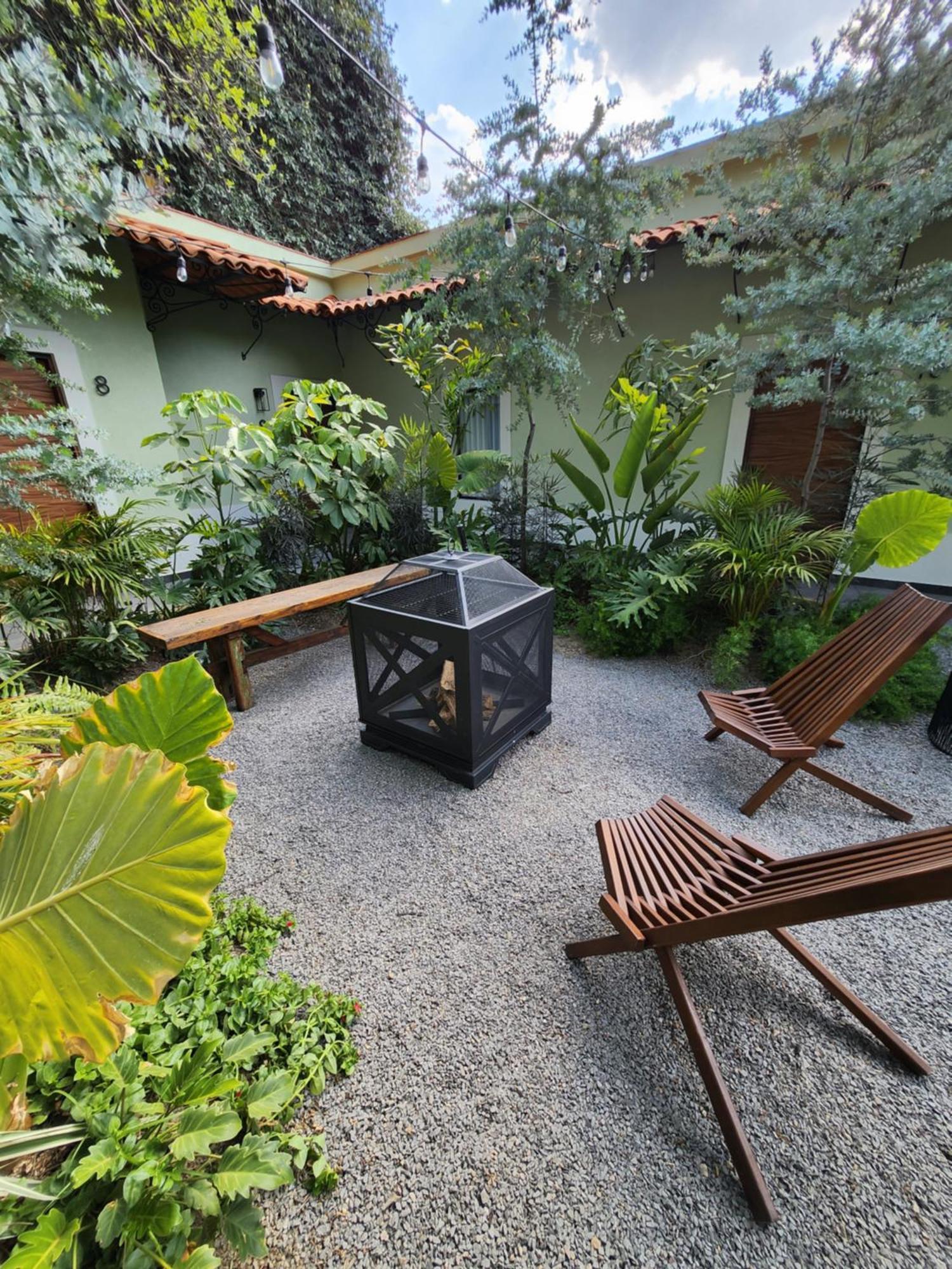 Hotel Boutique Villa Escondida, A Pasos De Lo Mejor En Tlaquepaque Екстер'єр фото